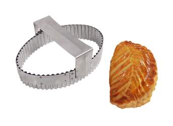 GOBEL St/st pastry cutter with handle - plain round - apple turnover - 170 x 120