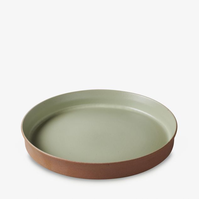 CONTRE JOUR Flared Plate 23cm Almond green
